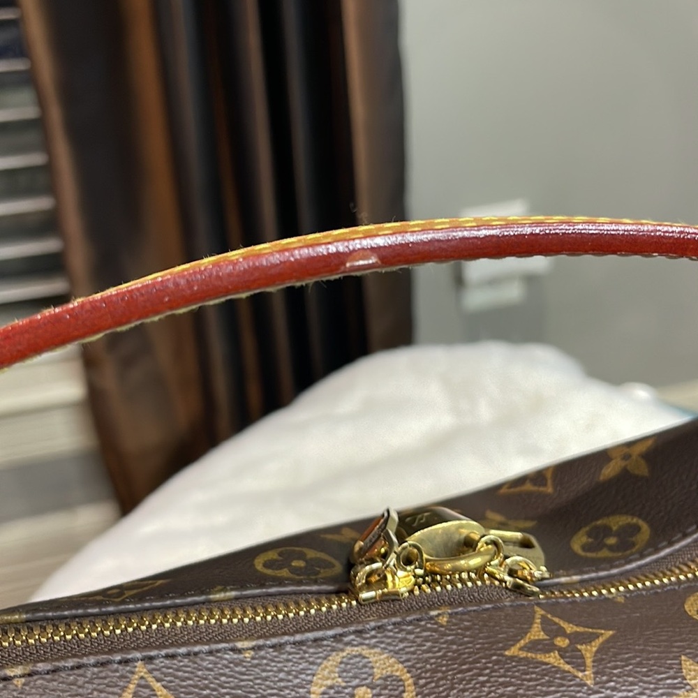 ❌SOLD❌Louis Vuitton Berri MM Bag - Picture 9 of 17